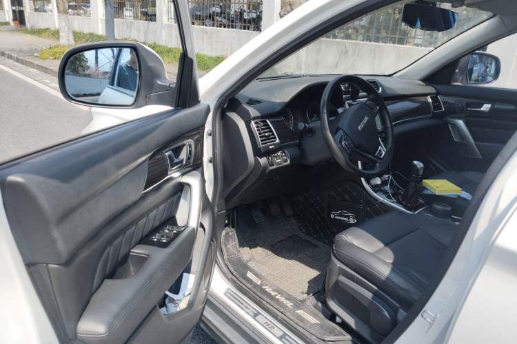 Used Haval H2 2016 Red-Label 1.5T Manual Two-Wheel Drive Luxury Model
