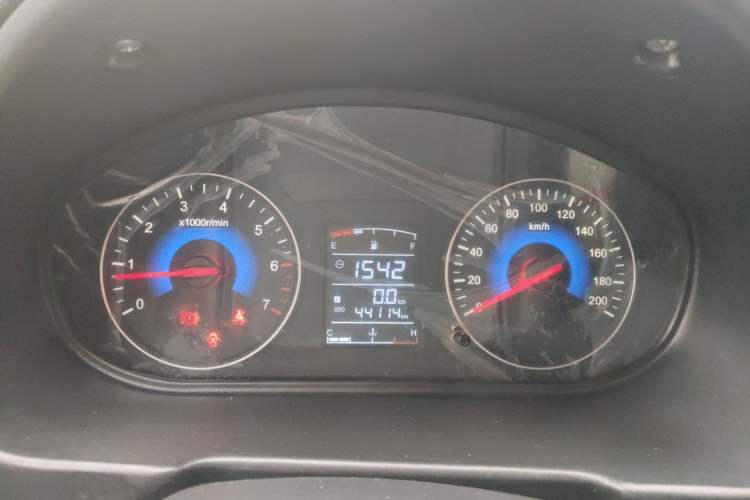 Used Dongfeng Fengon 370 2016 1.5L Manual Standard Edition SFG15-05 7 Seats