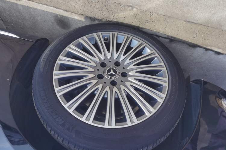 Used Mercedes-Benz E-Class 2022 Second Facelift E 300 L Luxury Edition
