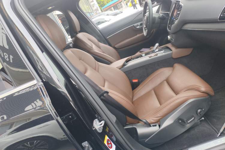 Used Volvo XC90 2024 B6 Zhiya Luxury 7-Seater
