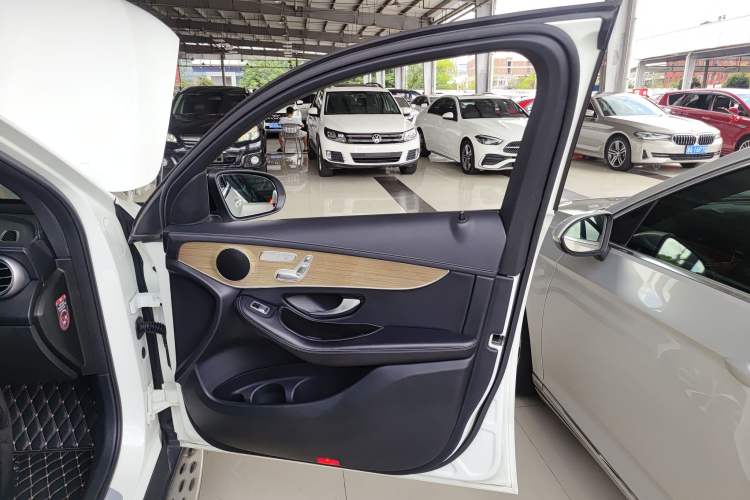 Used Mercedes-Benz GLC Coupe 2018 GLC 260 4MATIC Coupe SUV