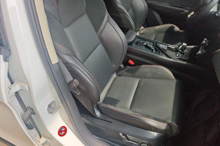 Used Lynk & Co 02 2018 1.5T DCT Two-Wheel Drive Pro Version China V Emission Standard Right Front Seat