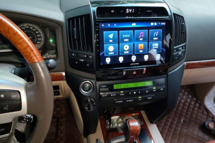 Used Toyota Land Cruiser 2015 4.0L V6 Middle East Limited Edition