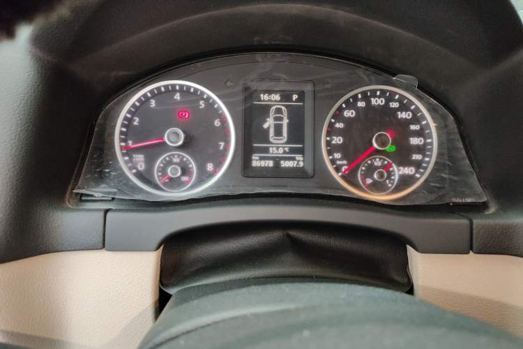 Used Volkswagen Tiguan 2012 1.8TSI Automatic Two-Wheel Drive Trend Edition Odometer Close Up