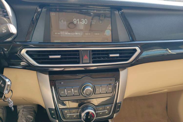 Used Zotye Domy X5 2017 Value Edition 1.6L Manual Fashion Model
