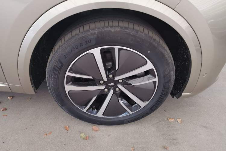 Used Li Auto L8 2024 Max
