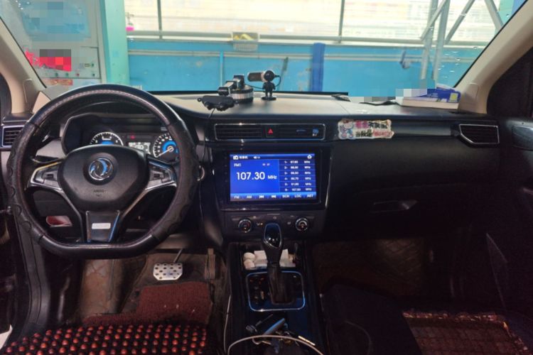 Used Dongfeng Fengon 580 2017 1.5T CVT Luxury Model Center Console