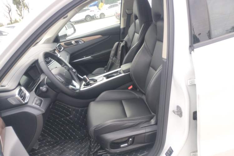 Used Lynk & Co 01 2020 2.0T Two-Wheel Drive Pure Pro Version China VI Standard