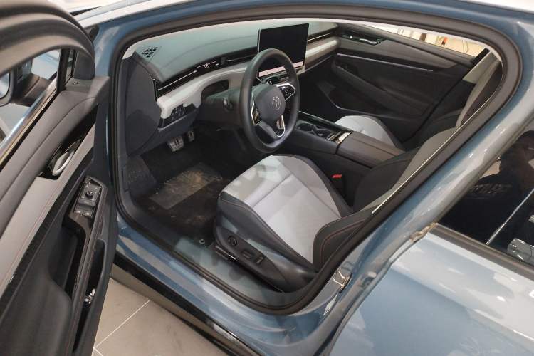 Used Volkswagen ID.7 VIZZION 2024 AIR model
