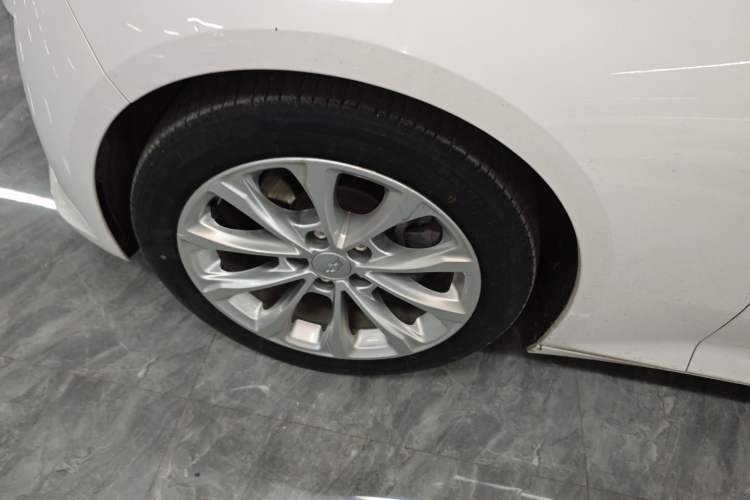 Used Cadillac CT5 2021 Revised 28T Luxury Version Left Front Wheel Hub