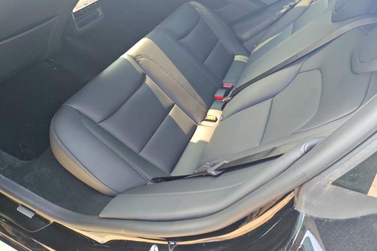 Used Tesla Model 3 2025 Rear-Wheel-Drive Version
