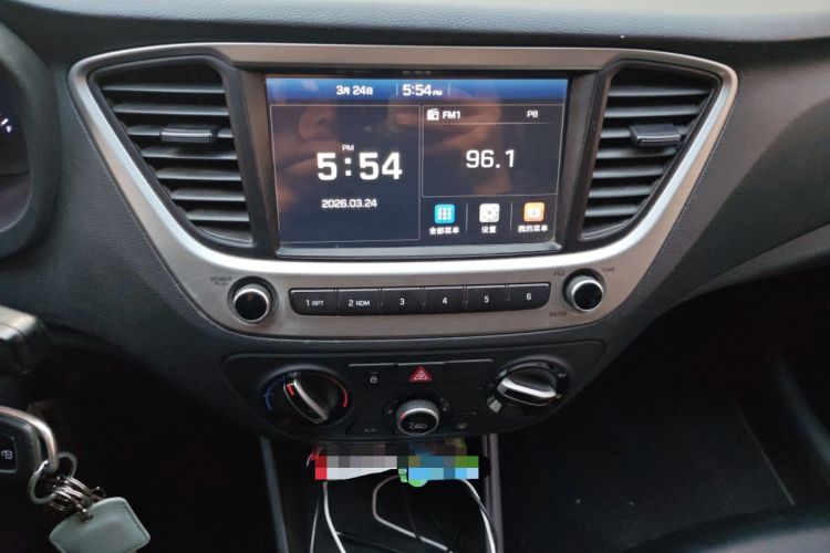 Used Hyundai Verna (new generation) 2016 1.4L Manual Cool Edition GLS Audio And AC Panel