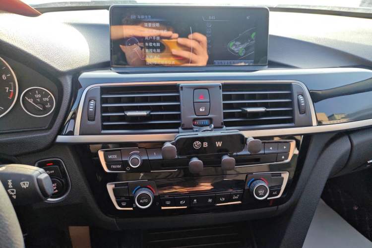 Used BMW 3 Series 2016 320Li Ambition Model
