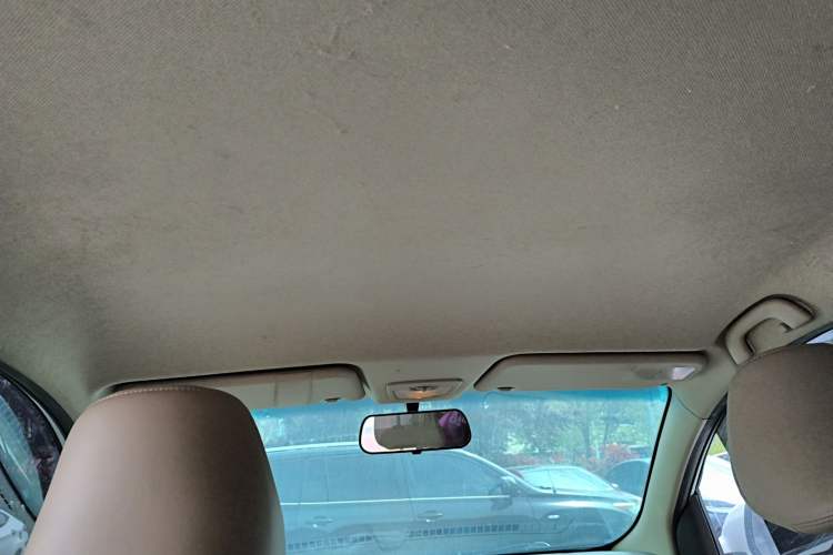 Used Baojun 730 2016 1.5T Manual Comfort Version 7 Seats Headliner