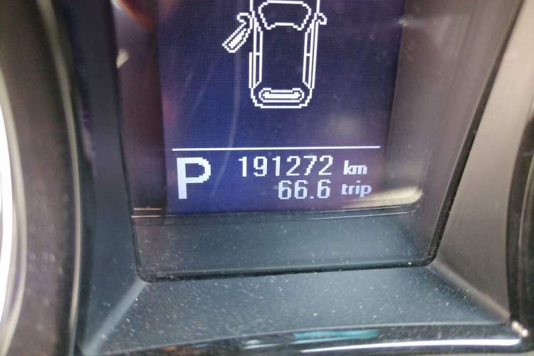 Used JMC Yusheng S350 2013 2.4T Automatic 2WD Diesel Luxury Edition 5 Seats Odometer Close Up