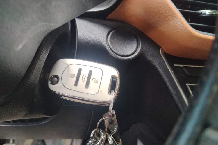 Used Wuling Hongguang S3 2018 1.5T Manual Luxury Model China V Standard