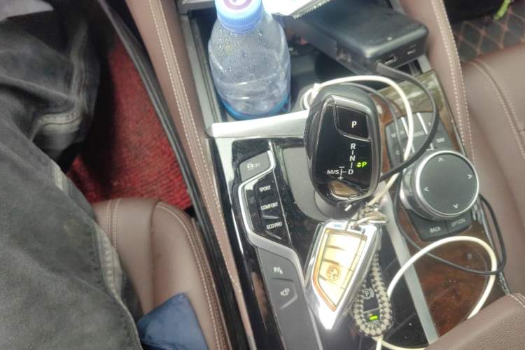 Used BMW 5 Series 2019 525Li Luxury Package Gear Lever