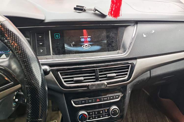 Used CHANGAN KAICHENG Oushang A600 2016 1.5L Manual Luxury 7-Seater Audio And AC Panel