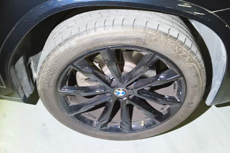 Used BMW X3 2023 xDrive30i Luxury Edition M Night Sky Package Right Front Wheel Hub