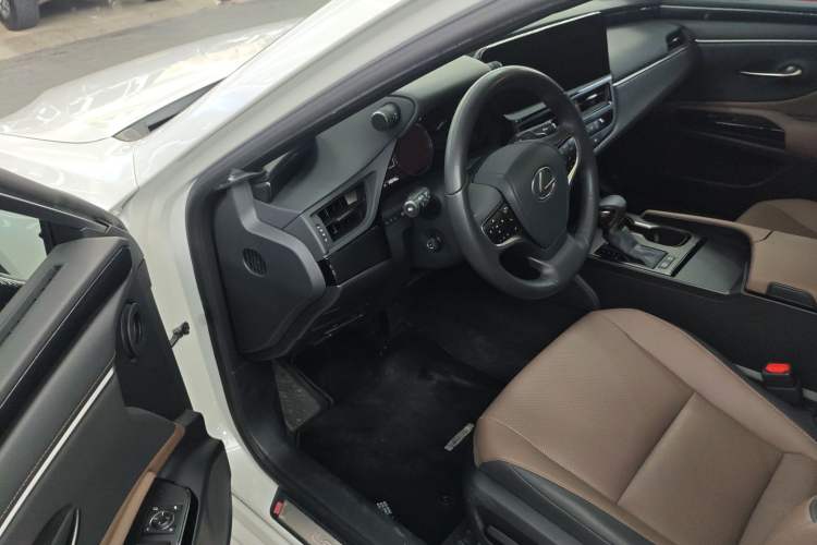 Used Lexus ES 2022 200 Excellence Edition
