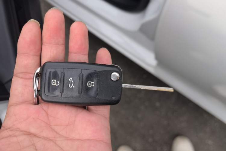 Used Volkswagen Santana 2016 1.6L Manual Comfort Edition Vehicle Key