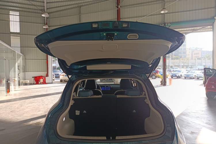 Used ORA Good Cat 2023 401 km Standard Range Luxury Version Lithium Iron Phosphate