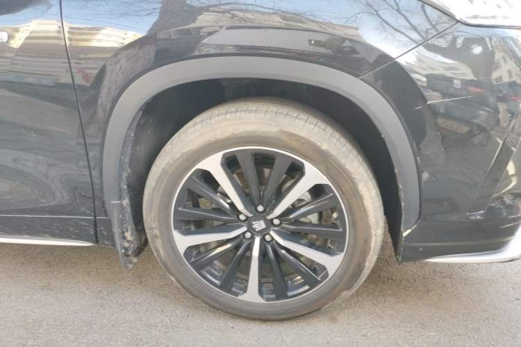 Used Toyota Crown Kluger 2023 2.5L HEV Four-Wheel Drive Luxury Edition Right Front Wheel Hub