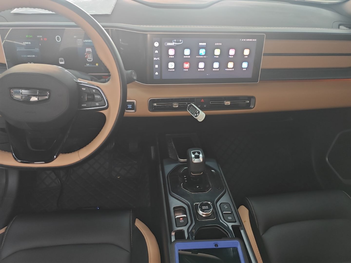 Geely Auto icon 2023 1.5TD Chocolate Luxe Edition — снимка 15