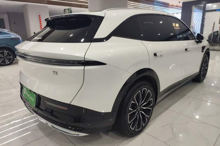 Used Zeekr 7X 2025 100 kWh Long-Range Rear-Wheel Drive with Intelligent Driving Features
