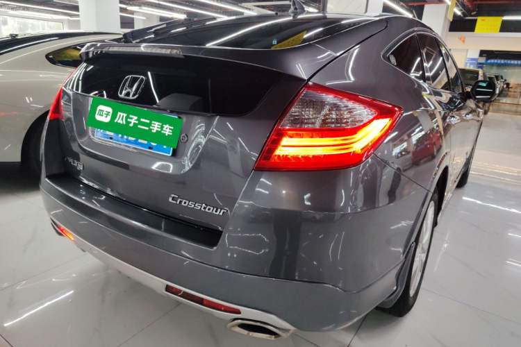 Used Honda Crosstour 2014 2.4L Luxury Edition