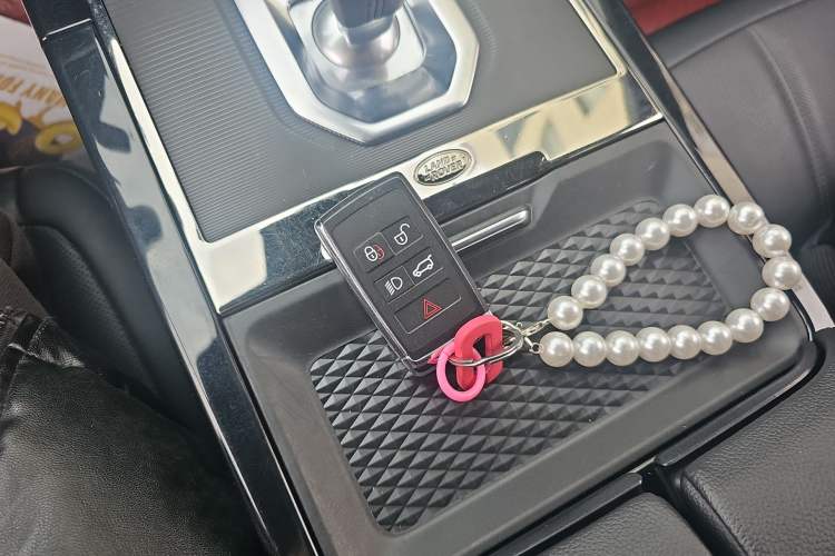 Used Land Rover Range Rover Evoque 2021 Range Rover Velar 249 PS R-Dynamic S Performance Edition