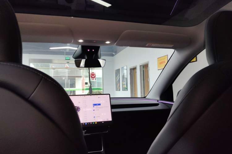 Used Tesla Model Y 2025 Rear-Wheel-Drive Version