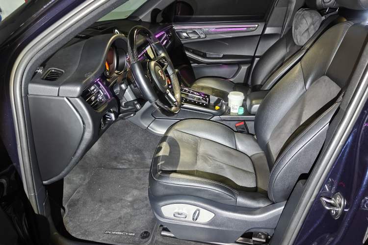 Used Porsche Macan 2017 Macan 2.0T Left Front Seat