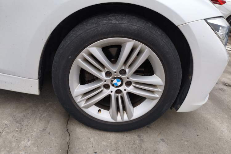 Used BMW 3 Series 2016 320Li Ambition Model Right Front Wheel Hub