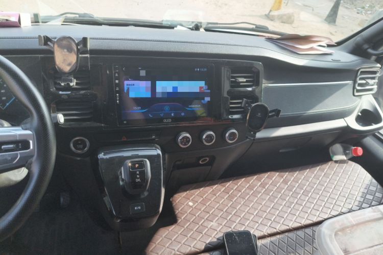 Used JMC Fushun 2023 2.0T Automatic Long-Wheelbase Mid-to-High Roof Commercial Van-Type Transport Vehicle – 2/3 Seats
