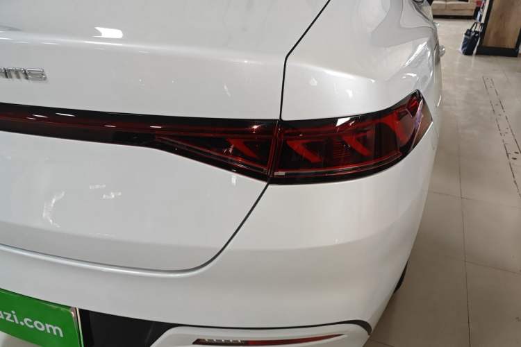 Used BYD Qin PLUS 2024 HONOR Edition DM-i 55KM Leading Model Right Rear Taillight