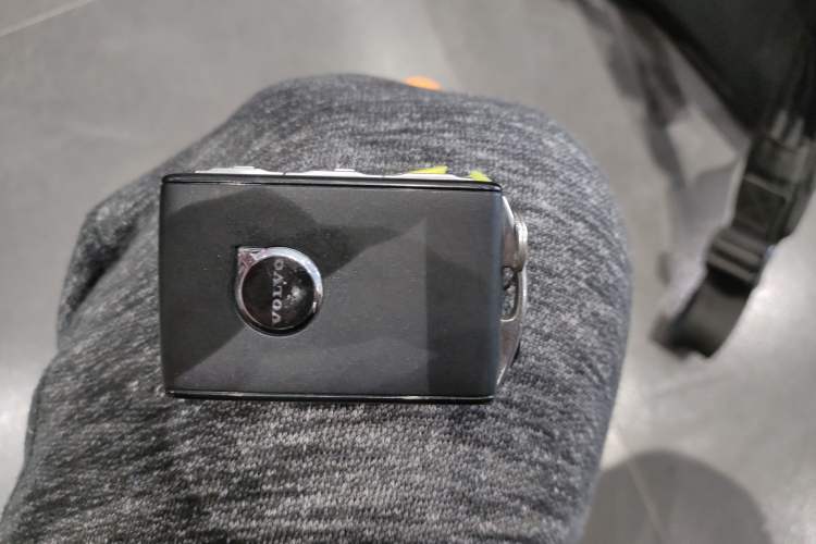 Used Volvo XC60 New Energy 2025 Plug-in Hybrid Long-Range All-Wheel Drive Smart Luxury Edition
