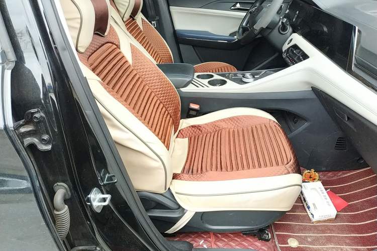 Used SOL X8 PLUS 2023 1.5 TGDI DCT Smart Home Edition 7-Seater