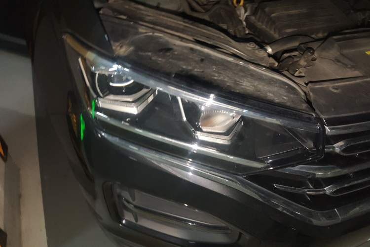 Used Volkswagen Tayron 2020 280TSI Two-Wheel Drive Luxury Connect Edition Right Front Headlight