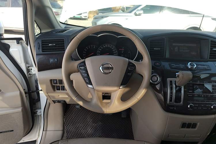 Used Nissan Quest 2015 3.5L SL
