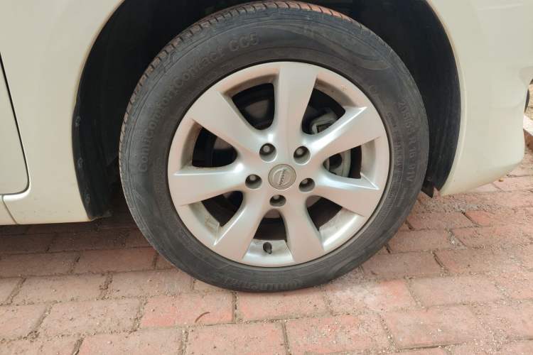 Used Nissan Tiida 2011 1.6L CVT Smart Version Right Front Wheel Hub