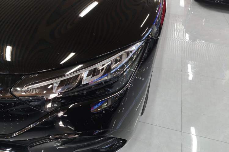 Used Mercedes-Benz EQE 2025 500 4MATIC Pioneer Edition Left Front Headlight