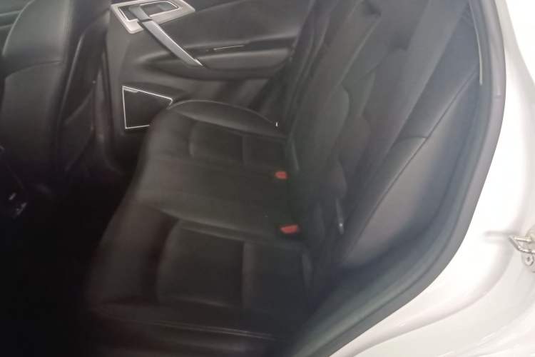 Used Geely Auto Emgrand X7 Sport 2018 1.8TD Automatic Two-Wheel Drive Smart Connect 4G Internet Edition
