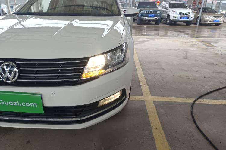 Used Volkswagen Lavida 2015 1.6L Manual Comfort Edition
