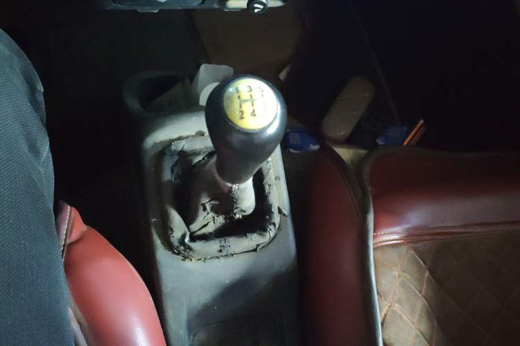 Used Jinbei Hiace X30 2013 1.3L Standard Version
