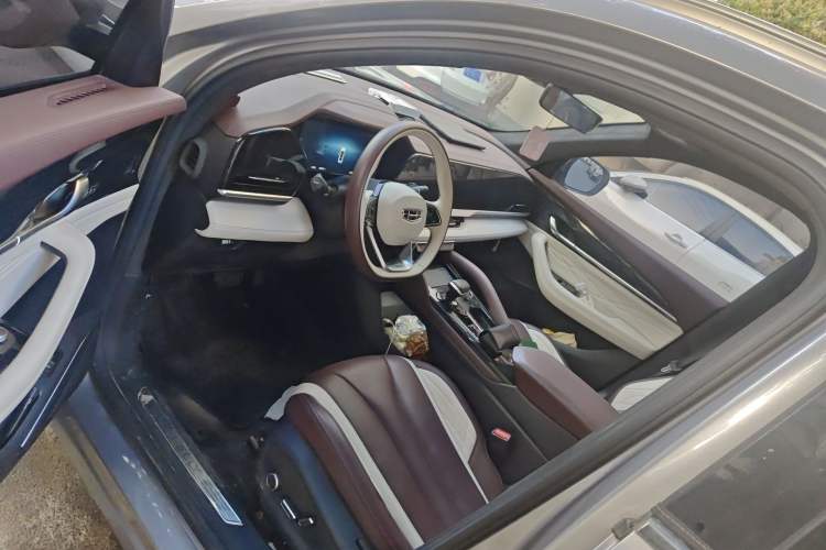 Used Geely Auto Monjaro L 2024 2.0TD High-Power Automatic Two-Wheel Drive Yunqi Version
