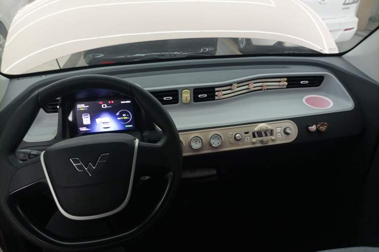 Used Wuling Hongguang MINIEV 2022 Macaron Premium Model – Lithium Iron Phosphate
