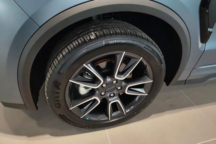 Used Lynk & Co 01 2025 2.0TD Two-Wheel Drive Refreshed Pro Version Left Front Wheel Hub