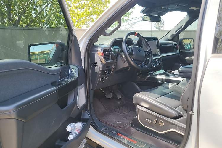 Used Ford F-150 Raptor 2023 3.5T Raptor Snowy Ice Edition Driver Seat