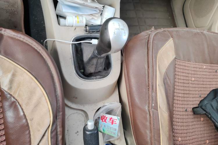 Used Dongfeng Fengon 370 2016 1.5L Manual Standard Model II 7 Seats Gear Lever